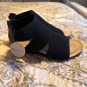Women’s size 9 Croft & Barrow Wedges BRAND NEW!